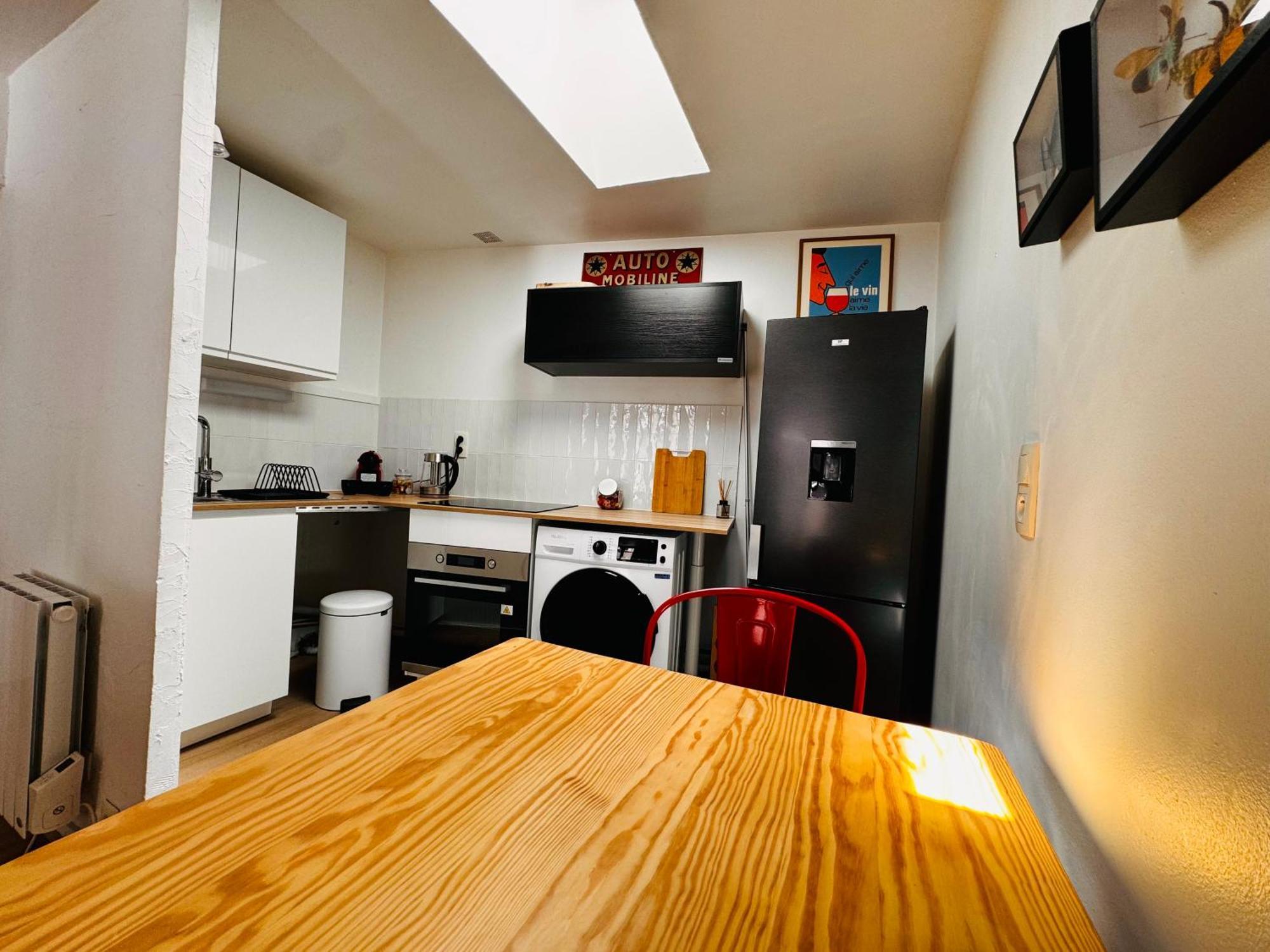Apartament Le Petit Re, Hypercentre, Garage Prive, Terrasse Niort Zewnętrze zdjęcie