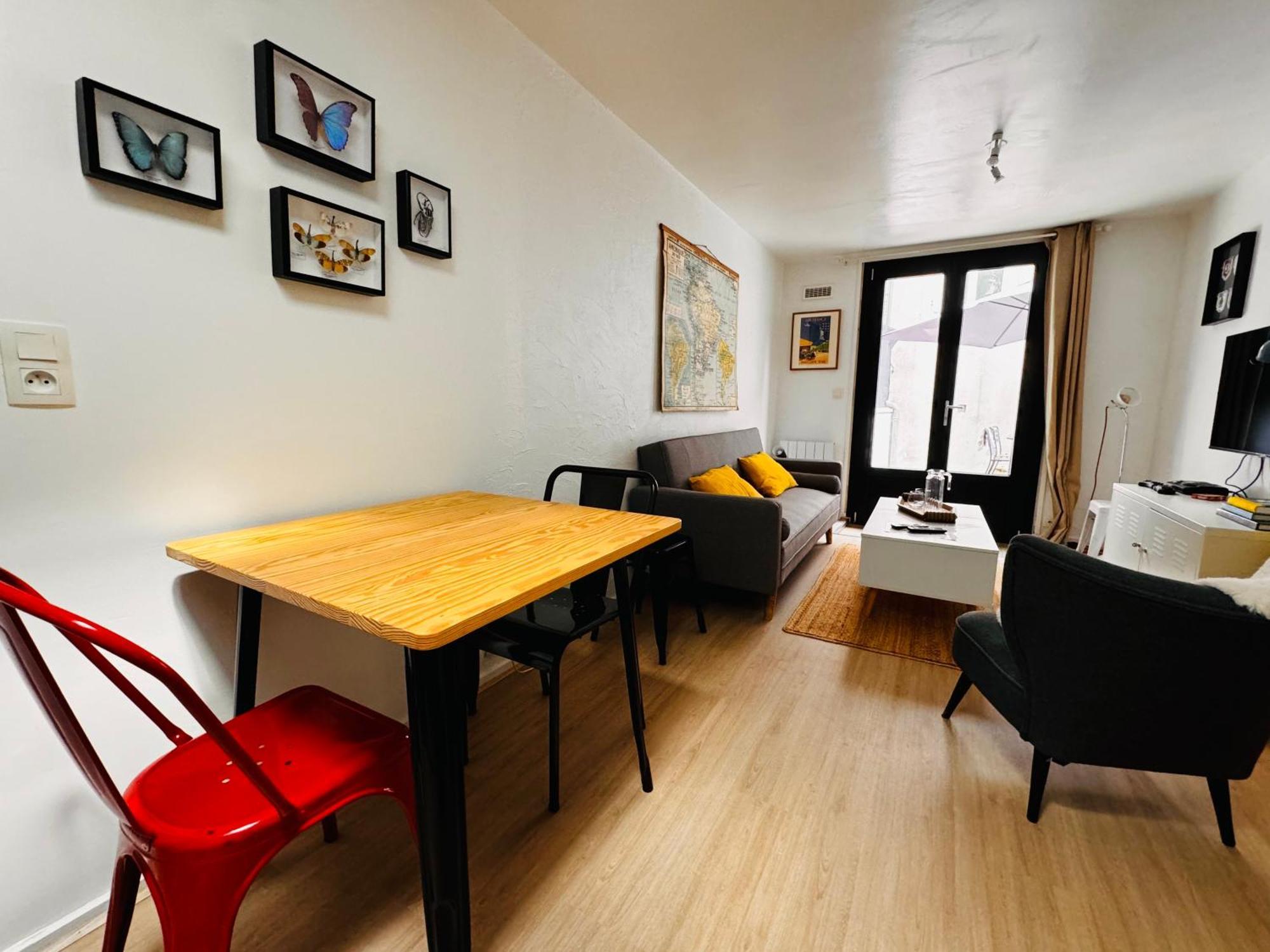 Apartament Le Petit Re, Hypercentre, Garage Prive, Terrasse Niort Zewnętrze zdjęcie