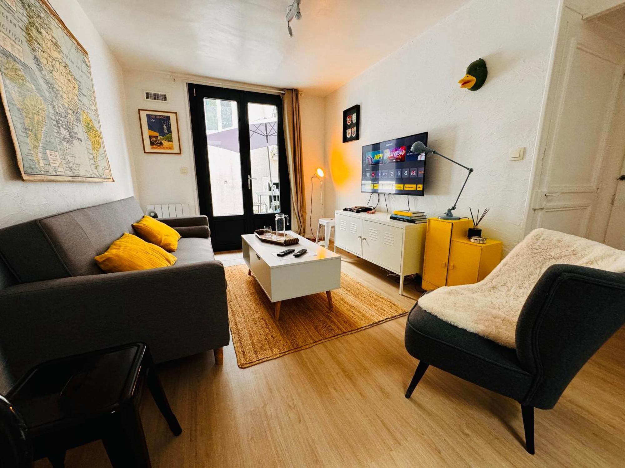 Apartament Le Petit Re, Hypercentre, Garage Prive, Terrasse Niort Zewnętrze zdjęcie