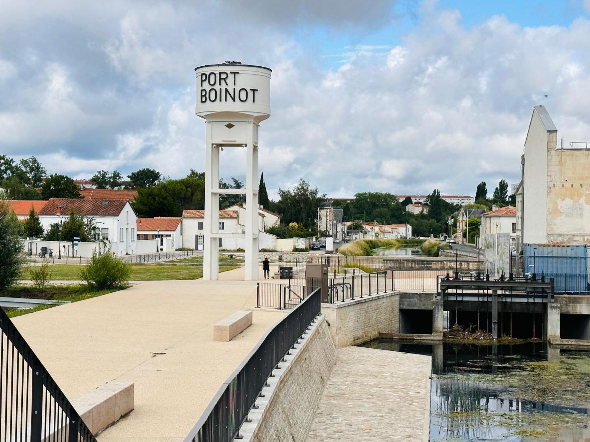 Apartament Le Petit Re, Hypercentre, Garage Prive, Terrasse Niort Zewnętrze zdjęcie